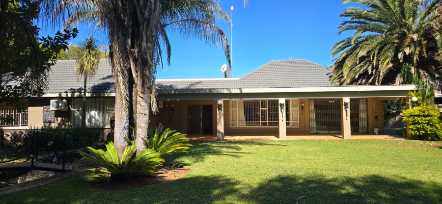 5 Bedroom Property for Sale in Stilfontein Ext 4 North West